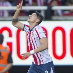 Alan Pulido celebra buen entendimiento con Alexis Vega