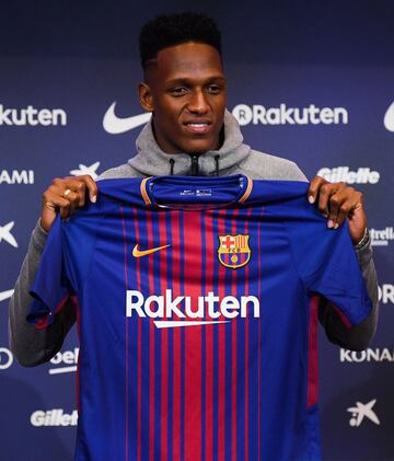 Yerry Mina presentado presentado en el Barcelona 