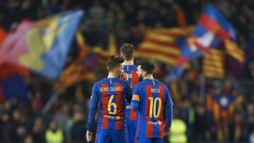 Denis Su&aacute;rez, con Messi.