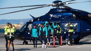 19/01/23  Llegada jugadores, staff y directivos del FC Barcelona a Ceuta en helicóptero para disputar partido de Octavos de Final ante el AD Ceuta
FOTO FINISH CONTRAPORTADA
PUBLICADA 20/01/23 NA MA32 5COL


