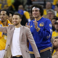 La máquina arrasa sin Curry: los Warriors están en 'semis'