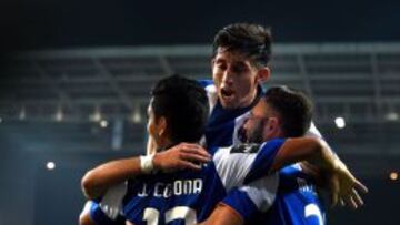 Los tres mexicanos participaron en los dos goles del Porto.