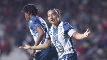 Charlyn Corral celebrates his goal 1-0 of Pachuca during the 16h round match between Pachuca and Guadalajara as part of the Torneo Clausura 2025, Liga MX Femenil at Hidalgo Stadium on April 13, 2025 in Mexico City, Mexico.