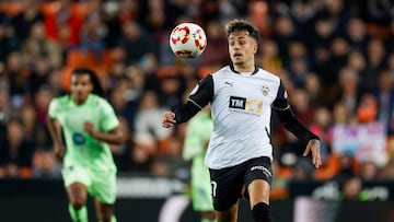 06/02/25 PARTIDO UNICO COPA DEL REY CUARTOS
VALENCIA - BARCELONA
SERGI CANOS