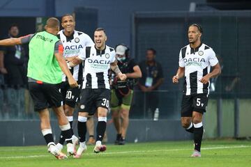 Juventus cayó 2-1 ante Udinese en su visita al Dacia Arena por la jornada 35 de la Serie A. Los dirigidos por Maurizio Sarri completan tres fechas sin ganar en condición de visitante y ahora solo seis puntos los separan de Atalanta en la lucha por el título. En la próxima fecha recibirán a la Sampdoria, el domingo 26 de julio.