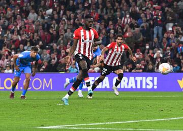 2-0. Iñaki Williams marca de penalti el segundo gol.