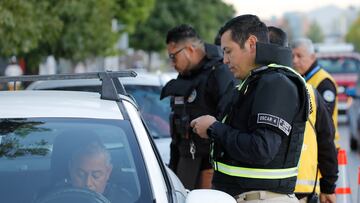 Si pensaste en hacer el grabado de patentes y vidrios en casa, este riesgo no lo sabías: medida ya fue ingresada en la Contraloría