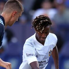 LA Galaxy vence a Minnesota United y es líder en el Oeste
