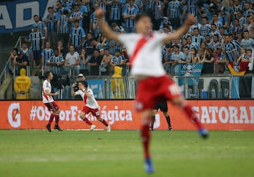 El equipo argentino logró darle vuelta a un 2-0 en contra de visitante y accedió a la final del torneo internacional, con un gol del delantero colombiano.