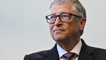 Microsoft founder Bill Gates reacts during a visit with Britain's Prime Minister Rishi Sunak of the Imperial College University, in London, Britain, February 15, 2023. Justin Tallis//Pool via REUTERS