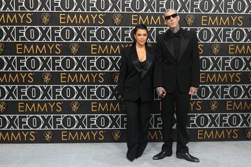 La influencer acudi車 con su pareja, el que fuera bater赤a de Blink-182.
