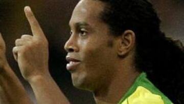 El Barcelona ofrece a Ronaldinho renovar hasta el 2014