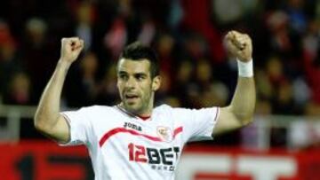 Negredo celebra un gol.