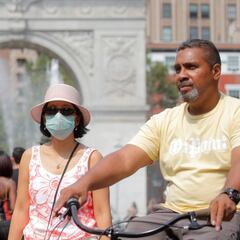 ¿Pueden las personas vacunadas transmitir la variante delta?