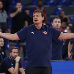 Ataman ve “motivos ocultos” en la derrota ante España
