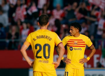 Soccer Football - LaLiga - Girona v FC Barcelona - Estadi Montilivi, Girona, Spain - May 4, 2024 FC Barcelona's Raphinha looks dejected after Girona's Portu scores their fourth goal REUTERS/Albert Gea