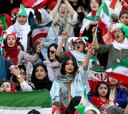 Las iraníes disfrutan por primera vez del fútbol en las tribunas