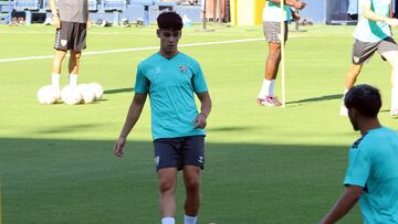 Andrés Caro, en un entrenamiento con el Málaga.