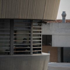 ¿Cuánto cobra un funcionario de prisiones en España y qué requisitos se necesitan para trabajar?