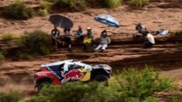 Carlos Sainz y su copiloto Lucas Cruz firmaron una excelente etapa pese a salir muy retrasados.