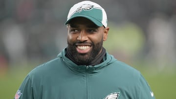 Michael Clay, cuya madre es mexicana, es el coordinador de equipos especiales de los Philadelphia Eagles que enfrentará a los Kansas City Chiefs.