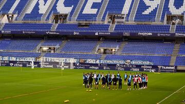 Imagen de un entrenamiento del Málaga en La Rosaleda.