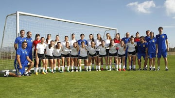 La Sub-17 posa antes de iniciar su participaci&oacute;n en el Mundial de Jordania. 