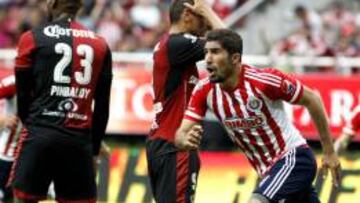 Pereira definió el Clásico Tapatío en el minuto 92.