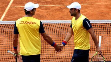 Los tenistas colombianos Juan Sebasti&aacute;n Cabal y Robert Farah en la serie de Copa Davis ante Chile