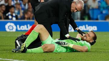 Oblak se duele, ante el doctor Villalón.