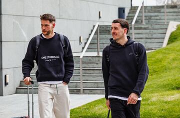 Mikel Oyarzabal y Álex Remiro a la llegada.