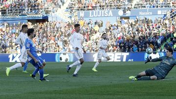 Courtois repele con el pie derecho un mano a mano con Mata (minuto 48) en el partido del s&aacute;bado contra el Getafe, en una jugada posteriormente invalidada por fuera de juego.