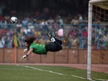 De un estilo inconfundible, pertenece a una generación inigualable de jugadores colombianos.