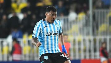 Gustavo Costas pide que Roger Martínez se quede en Racing.