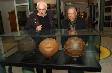 Grandes figuras del baloncesto pasaron por la Fundación Ferrándiz, en la imagen Bob Elphinston.
 