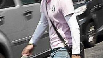 <b>INTERESA. </b>Fernando Fajardo saliendo del entrenamiento de ayer.