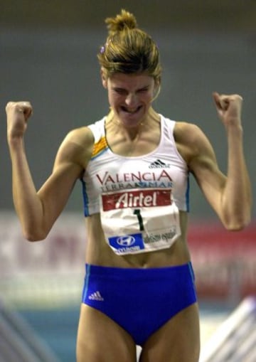 En 1998 batió su primer récord de España, saltando 1,89 m. En los años siguientes fue mejorando varias veces esta marca hasta conseguir superar los 2,02 m, que es el actual récord de España