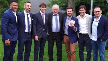 La comunión de la hija de Fernando Sanz reúne a míticos madridistas