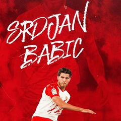 El Almería oficializa la compra por Babic