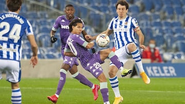 Lainez, ante Oyarzabal.