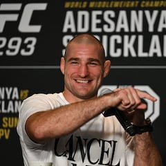 Strickland reclama a Whittaker