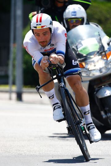 Contrarreloj cargada de emociones en el Giro de Italia 