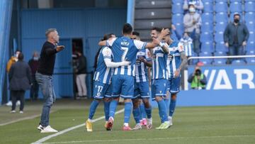 Los jugadores del Depor celebran en Riazor uno de los goles ante el Langrero (5-0).