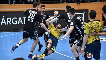Bidasoa resuelve en defensa y Valladolid rompe la maldici¨®n