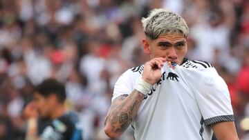 Palacios pone a Colo Colo cerca del título: ¡polémica jugada en Macul!