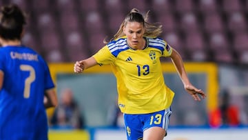 Bella Andersson, en su debut con la selección absoluta de Suecia.