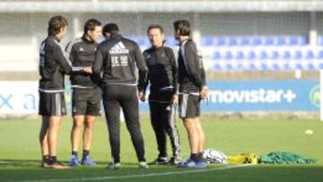 Eusebio dirigi&oacute; su primer partido con la Real Sociedad en el amistoso ante Os Belenenses. 