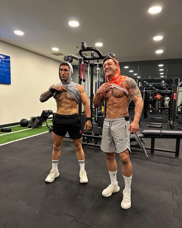 Alper Aksac es su entrenador personal, el hombre encargado de producir este cambio f¨ªsico.