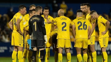 Jugadores de la UD Alcorc&oacute;n durante un partido.