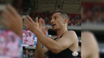 ¡Todo un ídolo! Así recibió la afición del PSV a Guardado